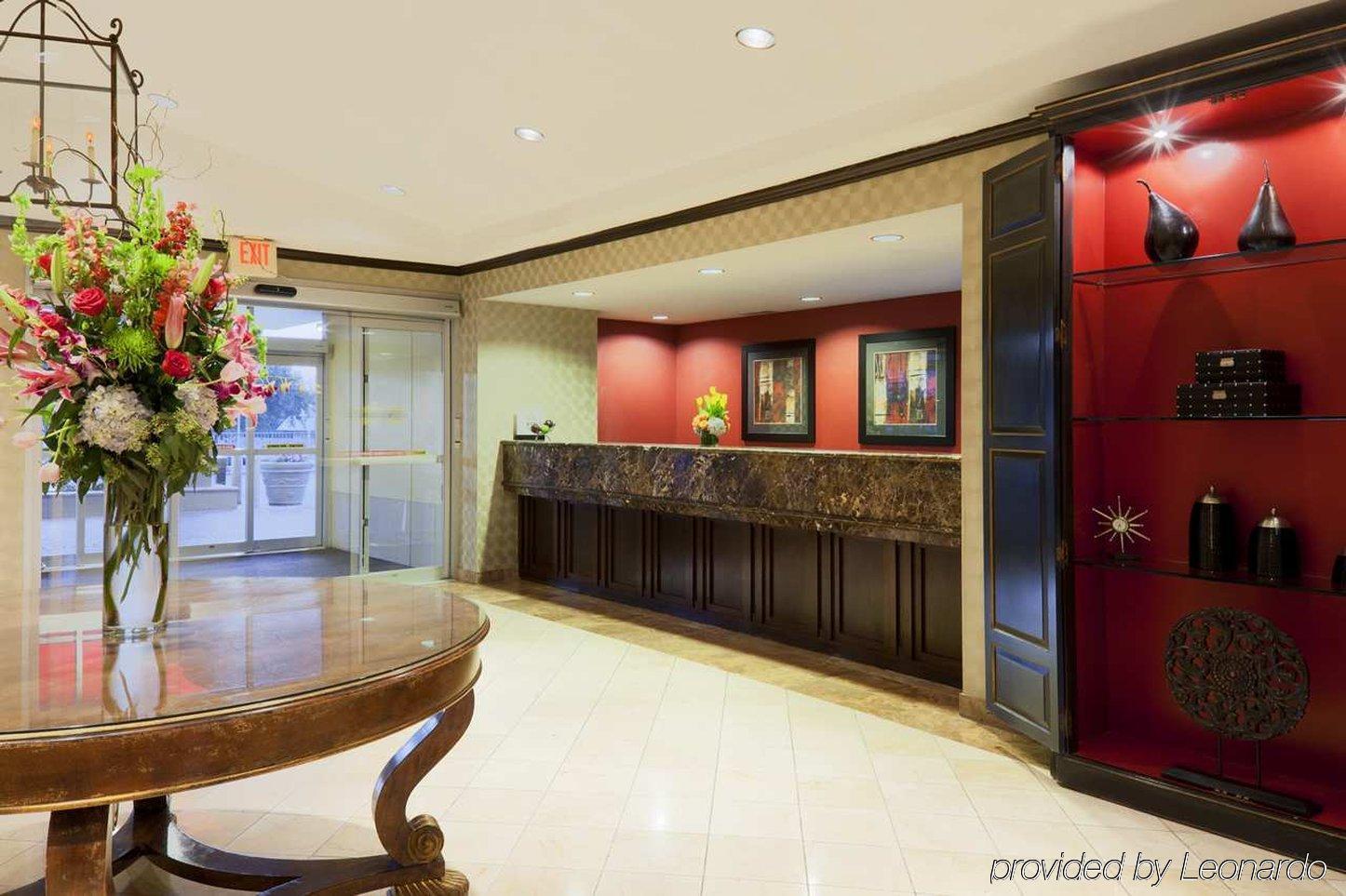 Doubletree By Hilton Dallas Market Center Interior photo